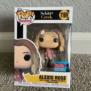 Alexis Rose Pop